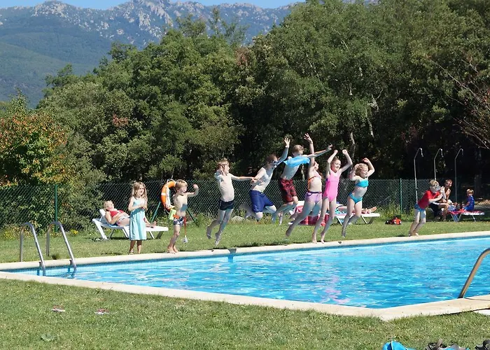 Camping Macanet De Cabrenys 마카네트데카브레니스